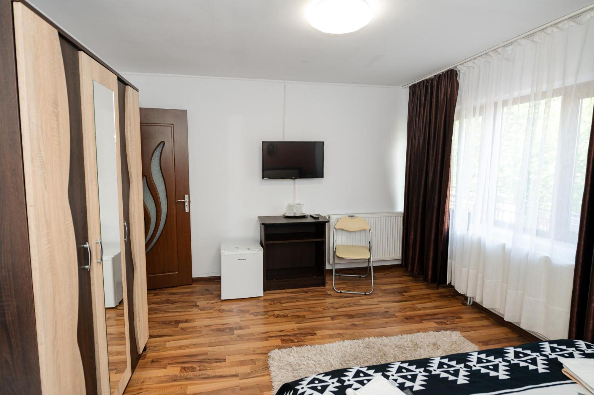 Casa Alex Calimanesti Hotel Ngoại thất bức ảnh