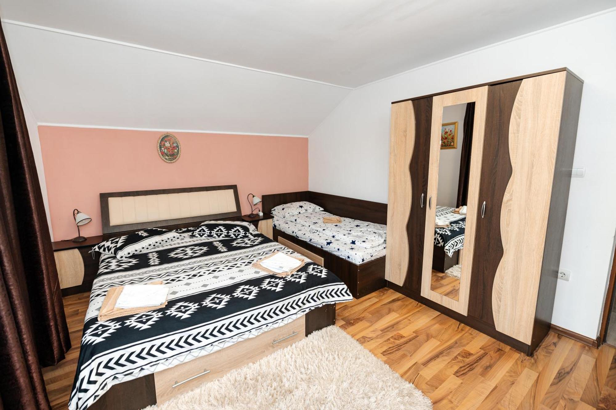 Casa Alex Calimanesti Hotel Ngoại thất bức ảnh